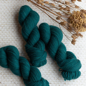 Louie & Lola Yarns Alma Cardigan Fade Kit - Chai & Mint