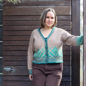 Louie & Lola Yarns Alma Cardigan Fade Kit - Chai & Mint