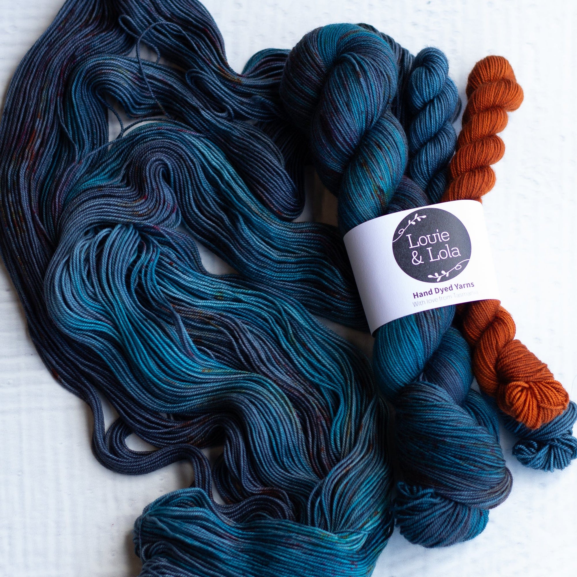 Louie & Lola Yarns Yarn Club Flock & Feather Yarn of the Month - March 2025 - Black Copper Maran